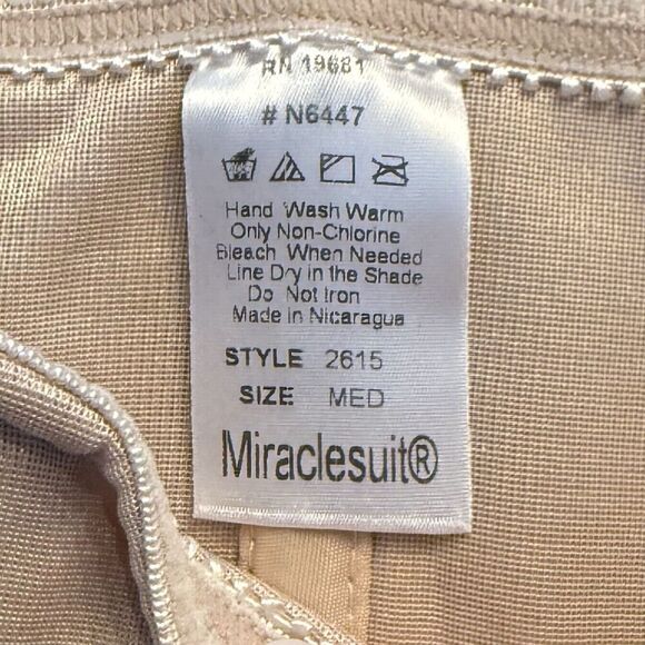 2 - MIRACLESUIT Nude Extra Firm Control Waist Cincher #2615 Shapewear Sz Medium - Picture 3 of 3